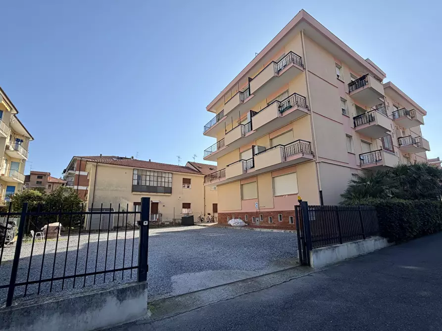 Immagine 20 di Bilocale in vendita  in Via Alessandro Manzoni a San Bartolomeo Al Mare