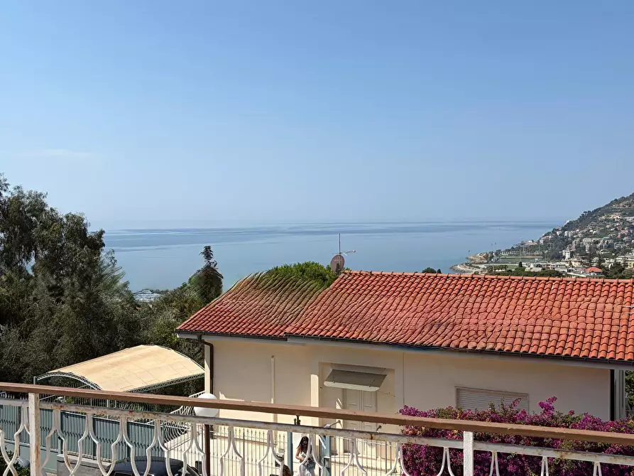 Immagine 1 di Casa bifamiliare in vendita  in Via G. D'Annunzio 28 a San Remo