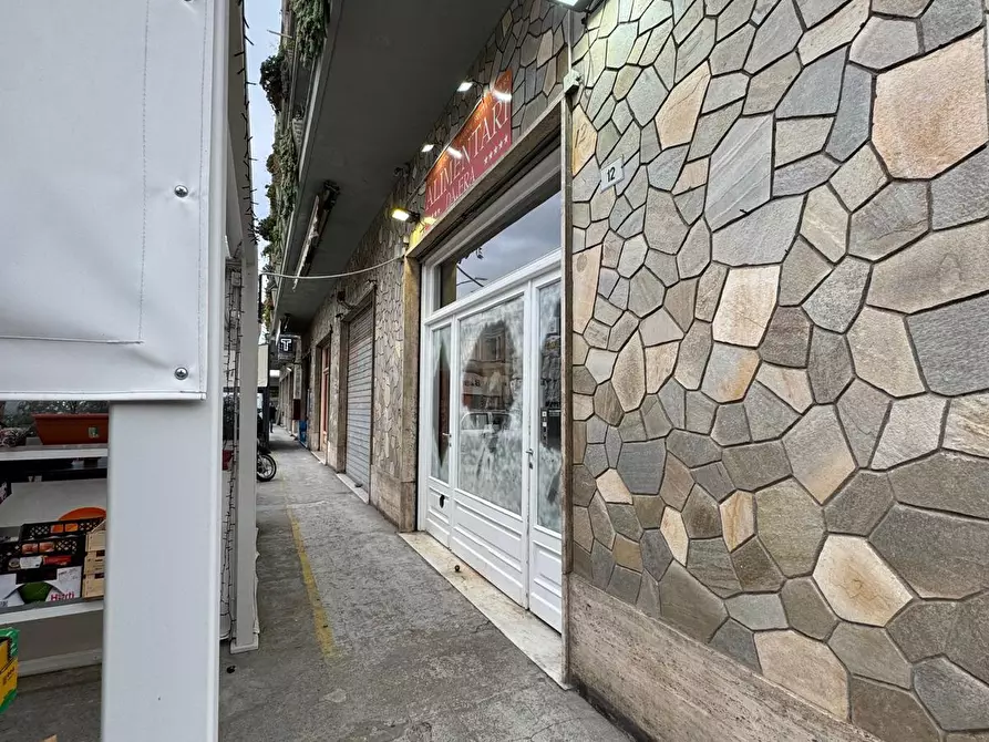 Immagine 10 di Locale commerciale in vendita  in Corso Giuseppe Mazzini 12 a San Remo