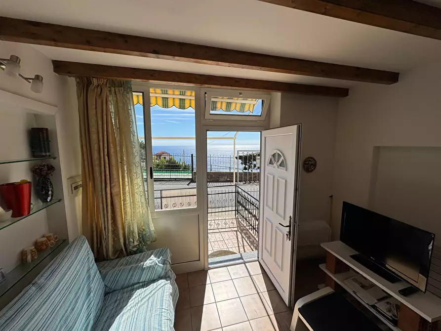 Immagine 10 di Bilocale in vendita  in Via Val D'Olivi 379 a San Remo