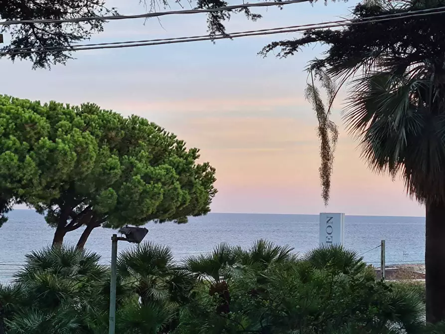 Immagine 14 di Bilocale in vendita  in Via Pietralunga 4 a San Remo