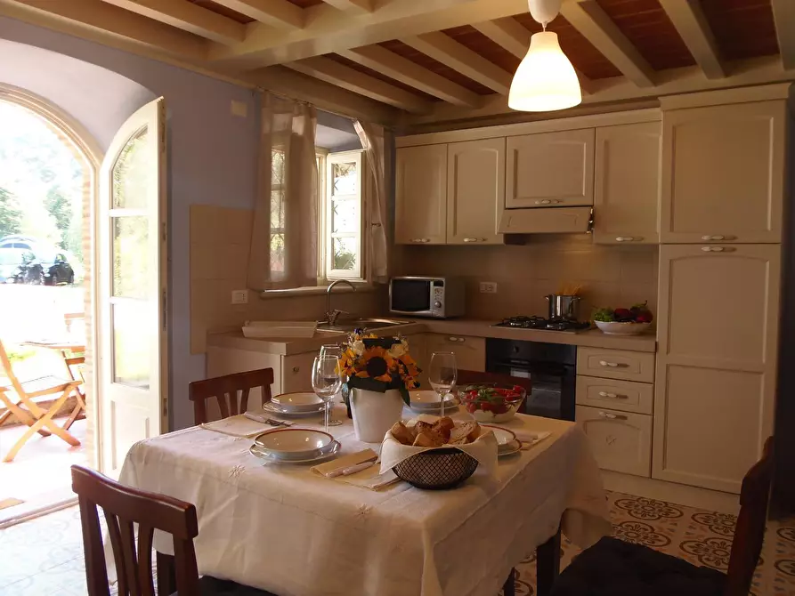 Immagine 13 di Casa semindipendente in affitto  a Camaiore