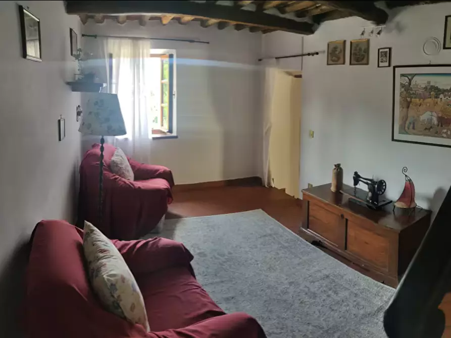 Immagine 8 di Casa semindipendente in affitto  a Camaiore