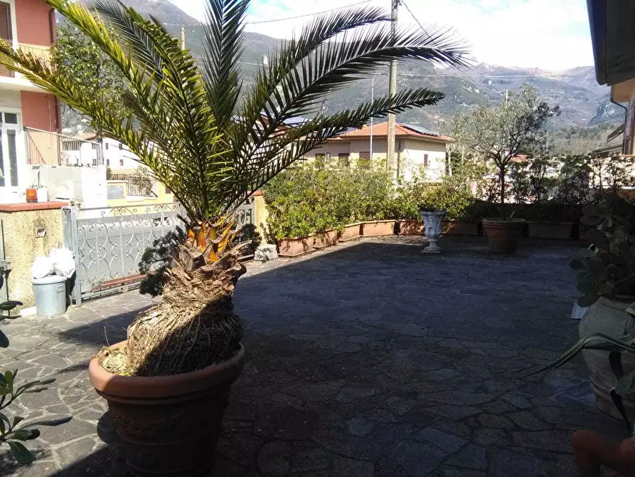 Immagine 2 di Porzione di casa in vendita  a Camaiore