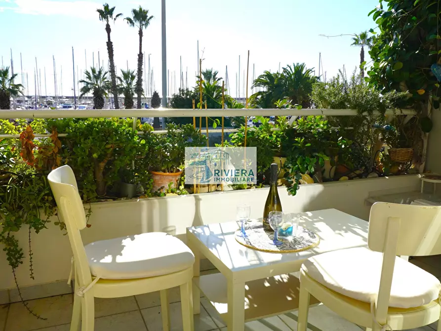 Immagine 30 di Bilocale in vendita  in Via Gianni Cozzi 1 a Santo Stefano Al Mare