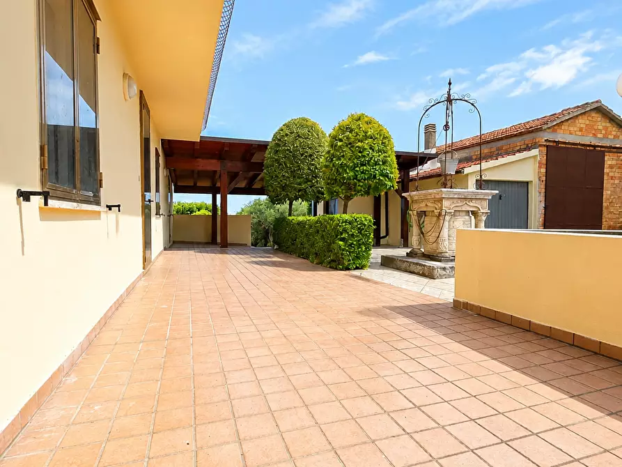 Immagine 1 di Casa indipendente in vendita  in contrada follani 260 a Lanciano