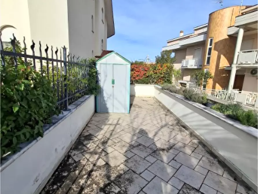 Immagine 10 di Villa in vendita  a Lanciano