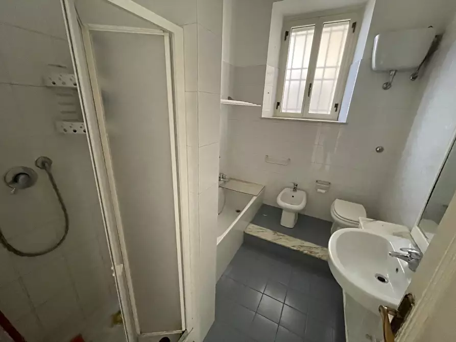 Immagine 9 di Appartamento in vendita  in Via Alessandro Manzoni a Cecina