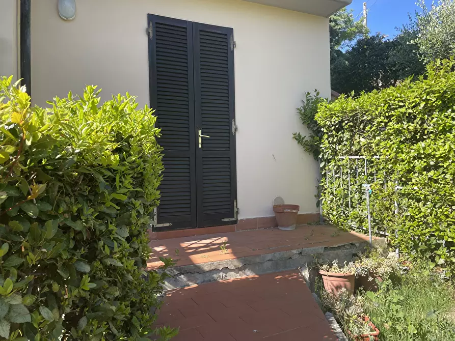 Immagine 1 di Casa indipendente in vendita  in Via dei Tre Comuni a Montescudaio