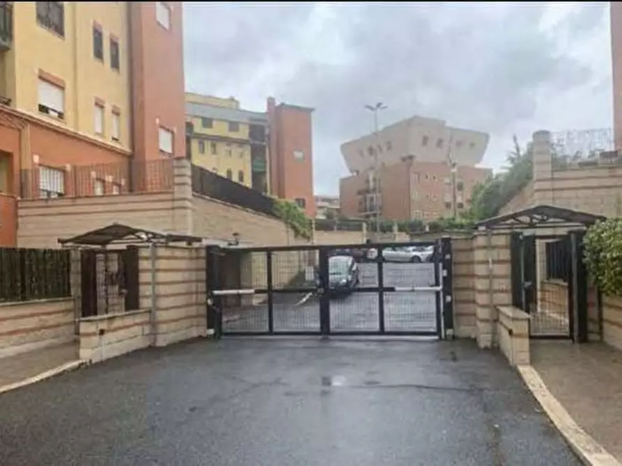 Immagine 3 di Bilocale in vendita  in Via Alberto Marvelli 40 a Roma