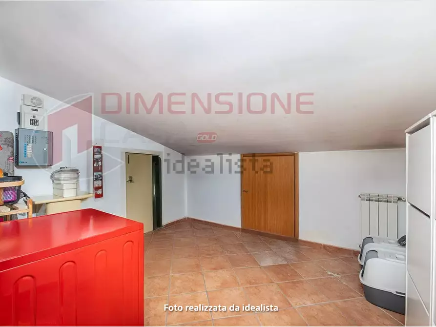 Immagine 20 di Quadrilocale in vendita  in Via delle due torri a Roma