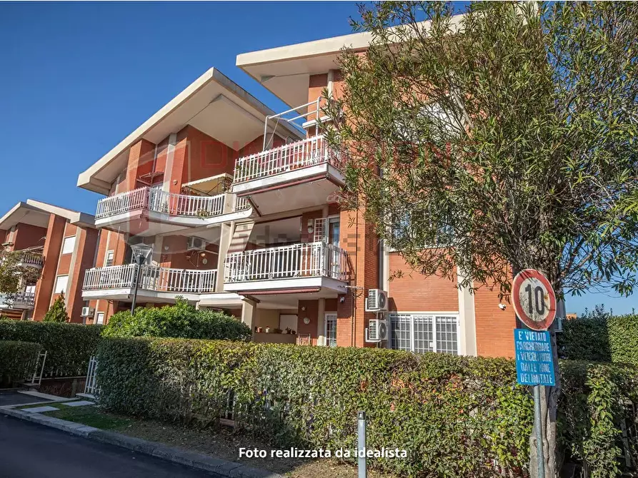 Immagine 30 di Trilocale in vendita  in Via Dameta a Roma