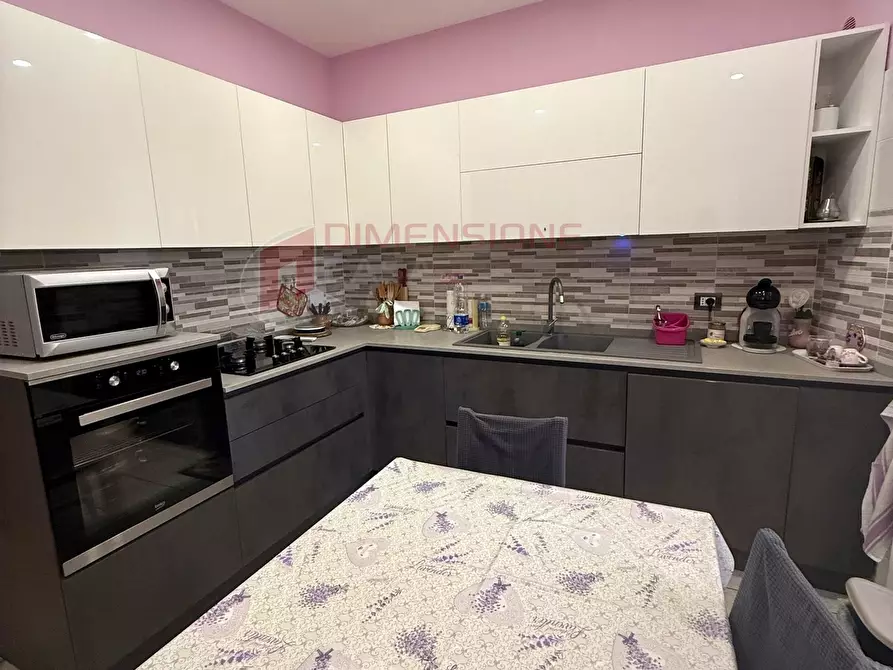 Immagine 4 di Quadrilocale in vendita  in Via Massa di San GiulianoVia di Massa San Giuliano a Roma