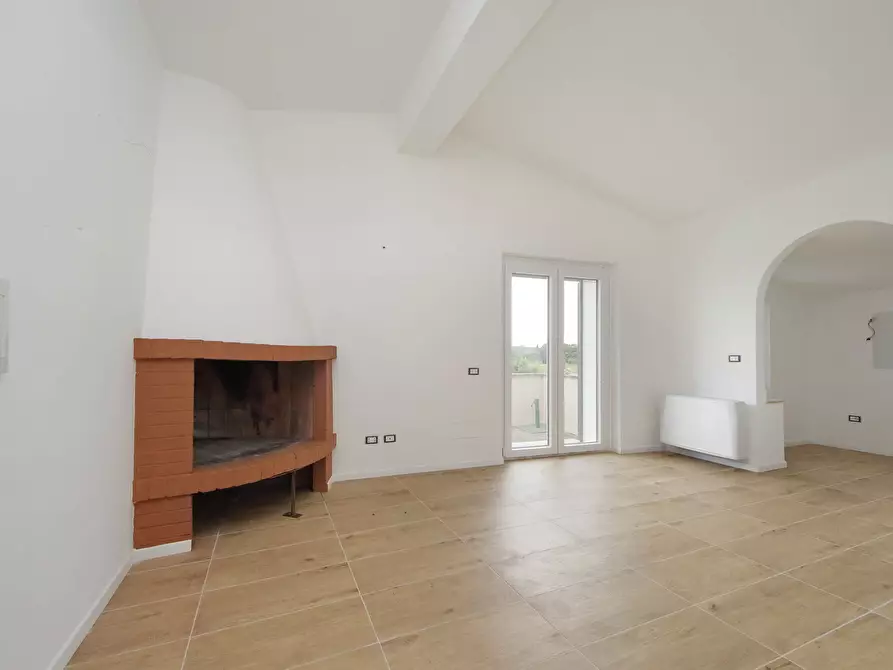 Immagine 109 di Rustico / casale in vendita  in Via Campagnanese 874 a Morlupo