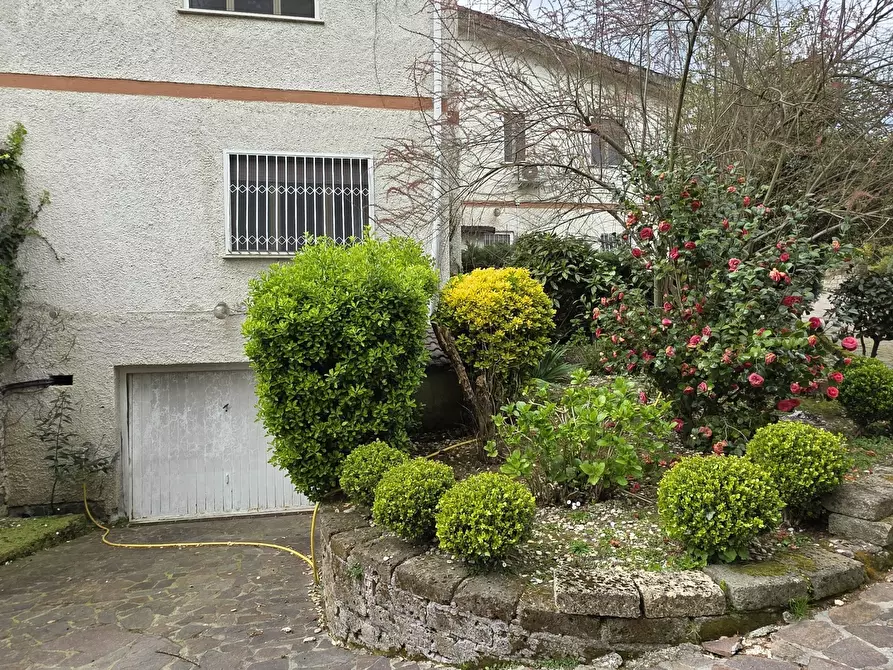 Immagine 2 di Casa bifamiliare in vendita  in Via Sirio 27 a Rignano Flaminio