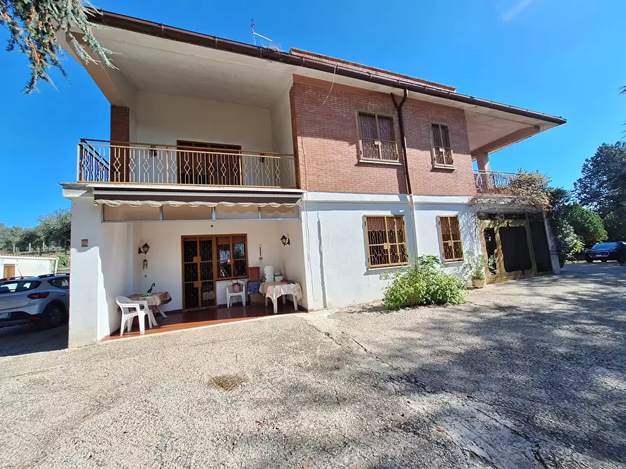 Immagine 74 di Villa in vendita  in Strada Comunale Campo Maggiore 10 a Rignano Flaminio