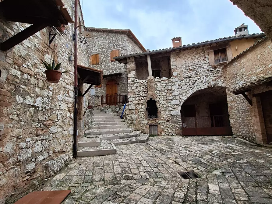 Immagine 26 di Rustico / casale in vendita  in via di Agliano 1 a Campello Sul Clitunno