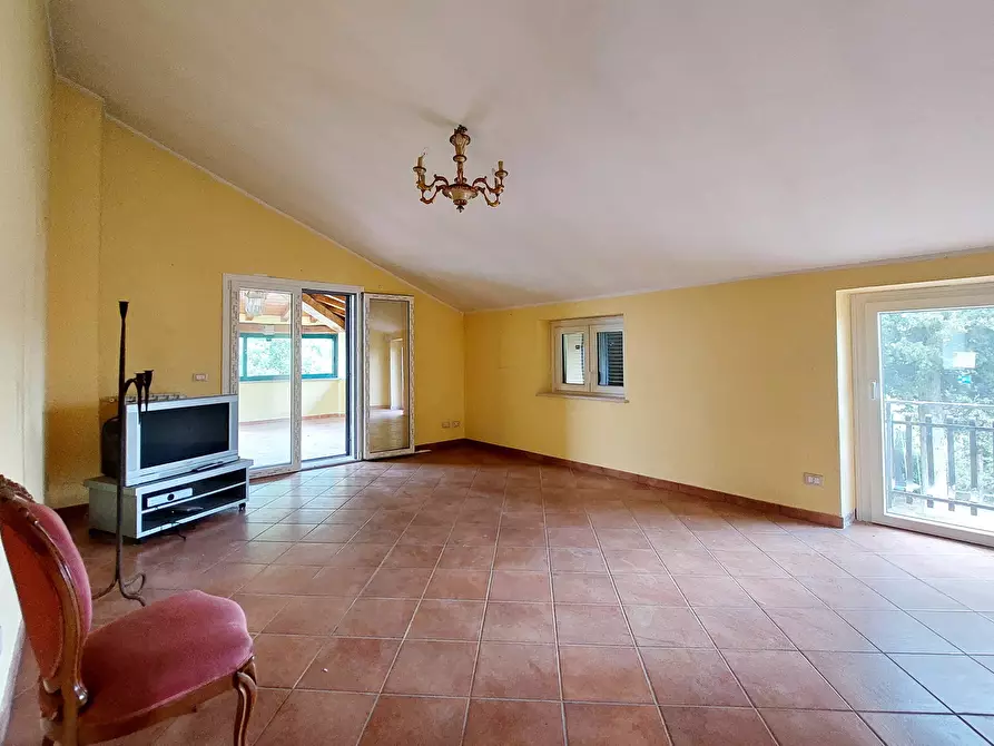 Immagine 7 di Rustico / casale in vendita  in Via Campagnanese 874 a Morlupo