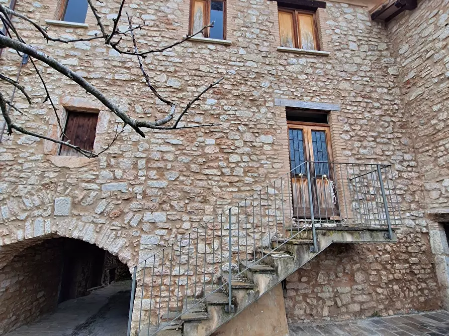 Immagine 15 di Quadrilocale in vendita  in Via Folignate 1 a Visso