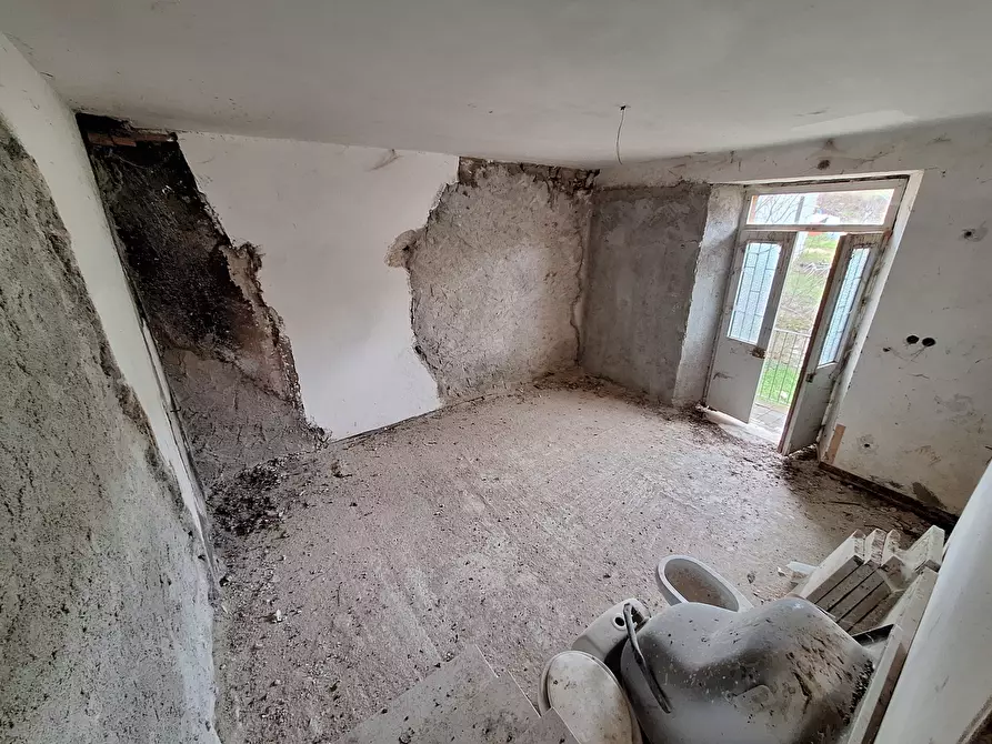 Immagine 14 di Quadrilocale in vendita  in Via Folignate 1 a Visso