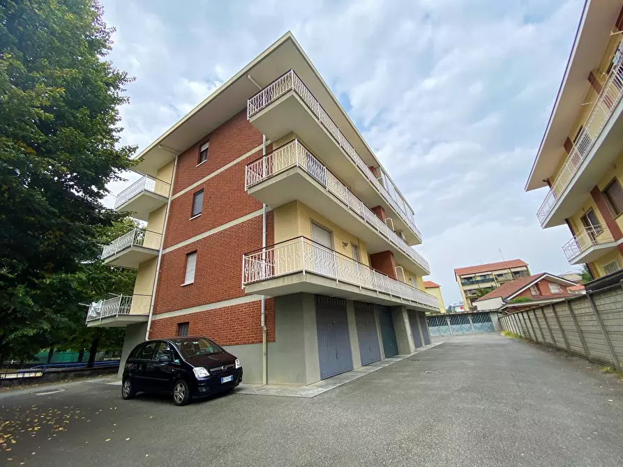 Immagine 1 di Garage in vendita  in Via Generale Gazzera 30 a Ciriè