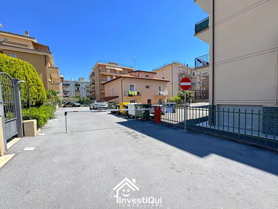 Immagine 1 di Garage in vendita  in Via Milano 303 a Pietra Ligure