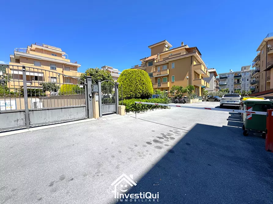 Immagine 11 di Garage in vendita  in Via Milano 303 a Pietra Ligure