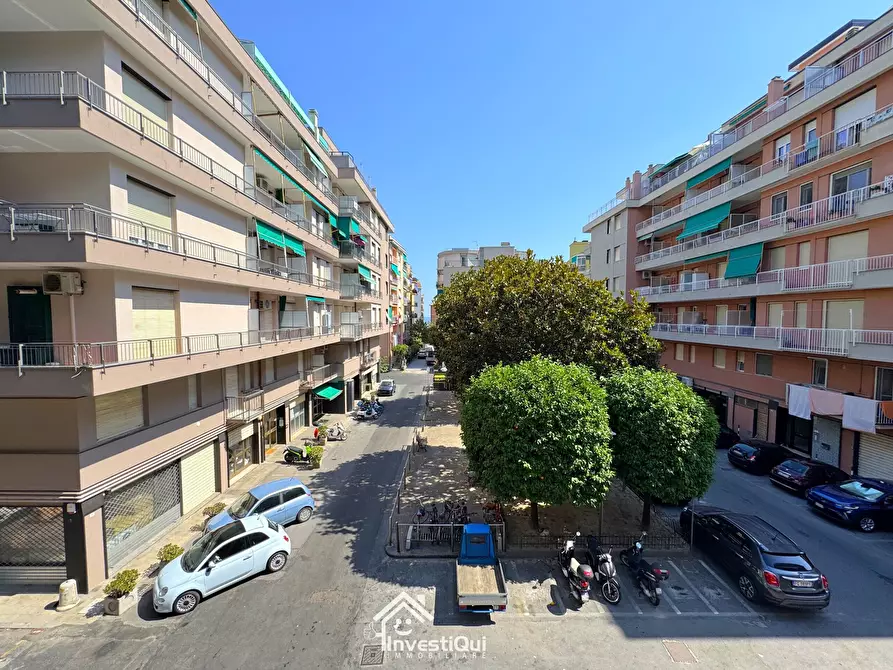 Immagine 10 di Trilocale in vendita  in Piazza della Vittoria 36 a Pietra Ligure