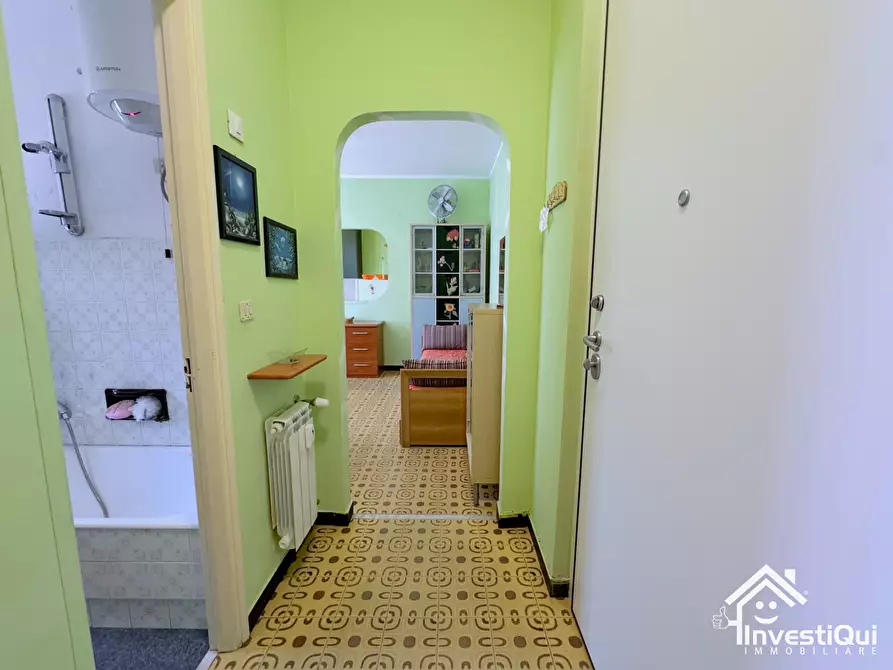 Immagine 26 di Bilocale in vendita  in Via Eugenio Montale 21 a Pietra Ligure