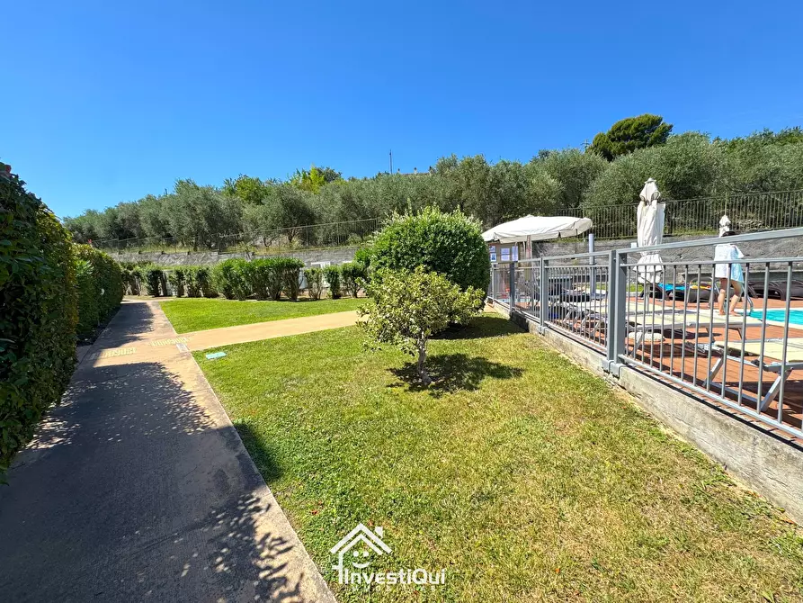 Immagine 34 di Bilocale in vendita  in Via Felice Cascione 26 a Pietra Ligure