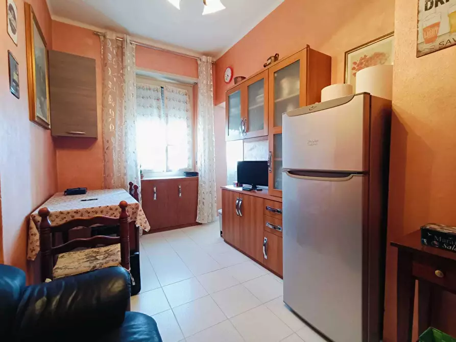 Immagine 8 di Bilocale in vendita  in Via Sempione 144 a Torino