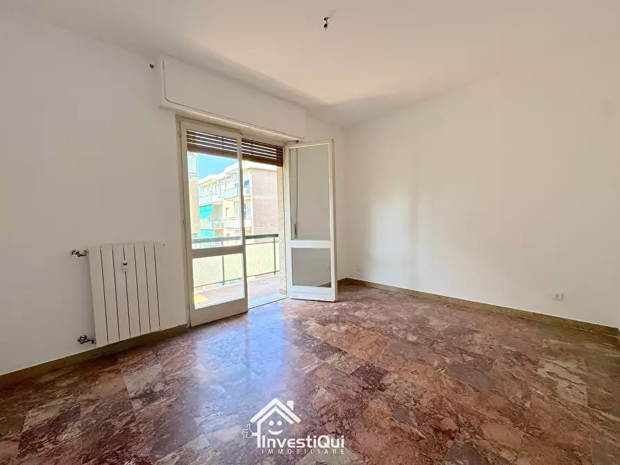 Immagine 2 di Bilocale in vendita  in Viale Riviera 40 a Pietra Ligure
