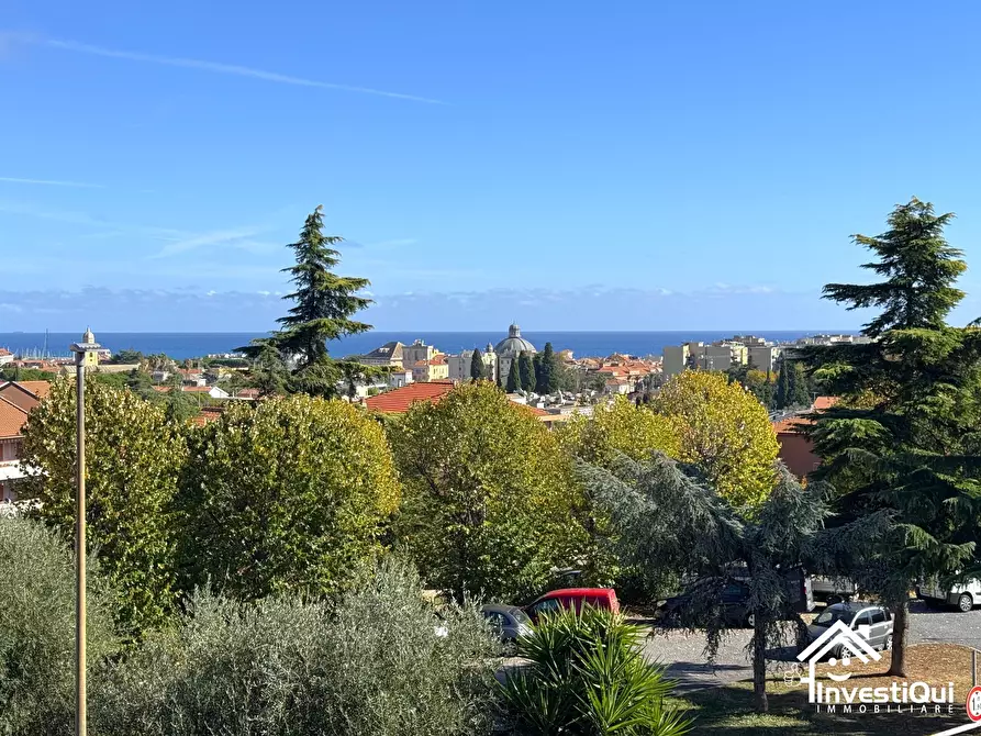 Immagine 37 di Trilocale in vendita  in Via Enrico Toti 1 a Loano