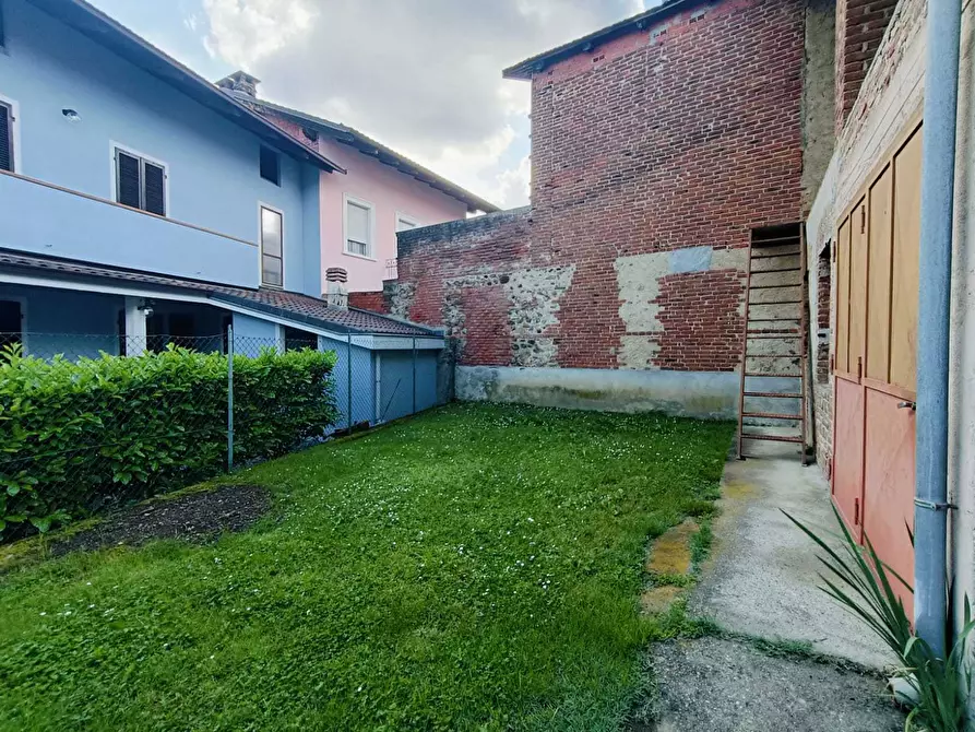 Immagine 8 di Magazzino in vendita  in Via Chiesa S.Domenico 1 a Front