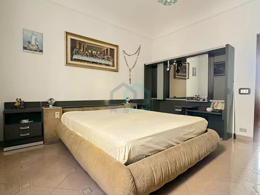 Immagine 10 di Pentalocale in vendita  in Via Piave 25 a Savona