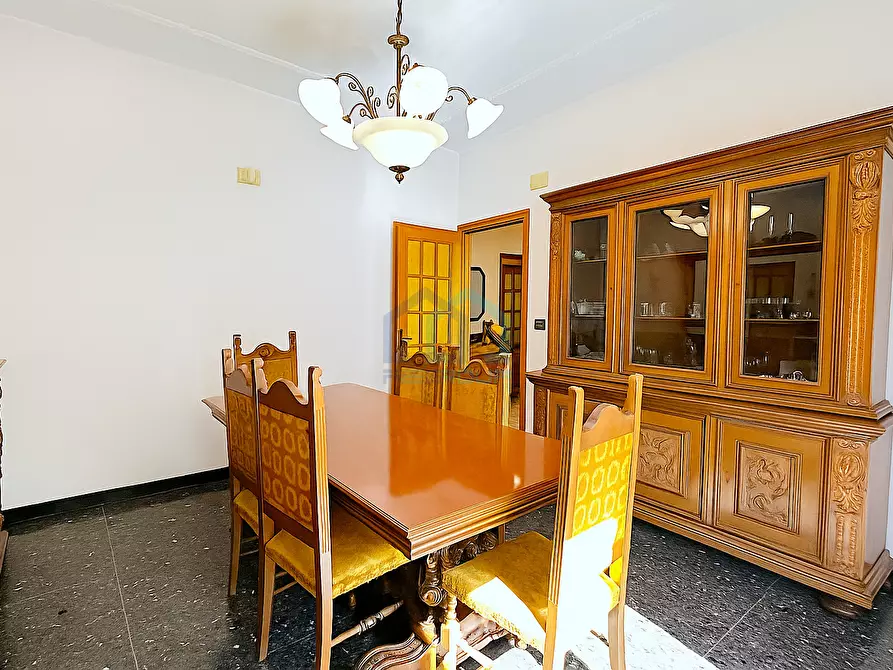 Immagine 4 di Pentalocale in vendita  in Via Filippo Corridoni 11 a Savona