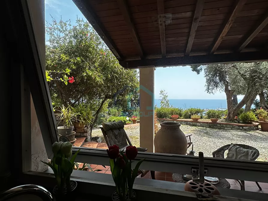 Immagine 12 di Villa in vendita  in Viale Vittorio Veneto 31 a Imperia