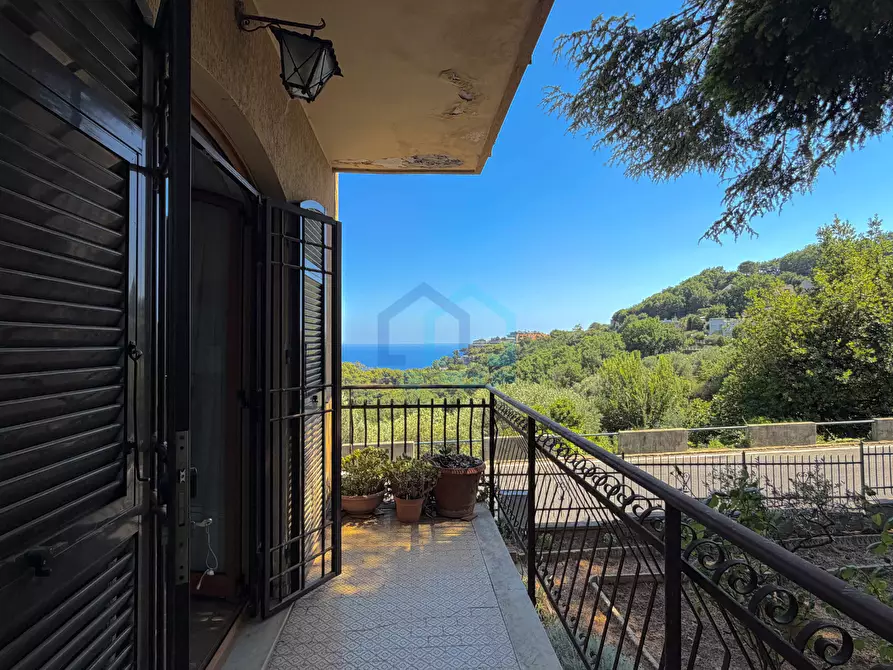 Immagine 23 di Villa in vendita  in Via Millelire 14 a Bergeggi