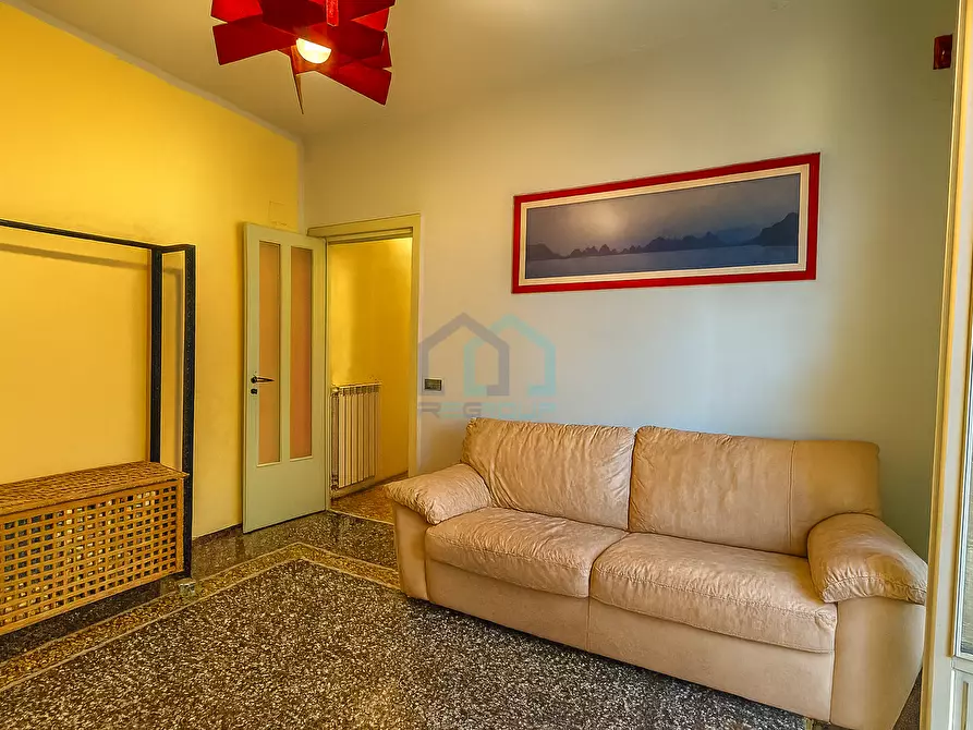 Immagine 3 di Trilocale in vendita  in Via Giuseppe Cesare Abba 2 a Savona