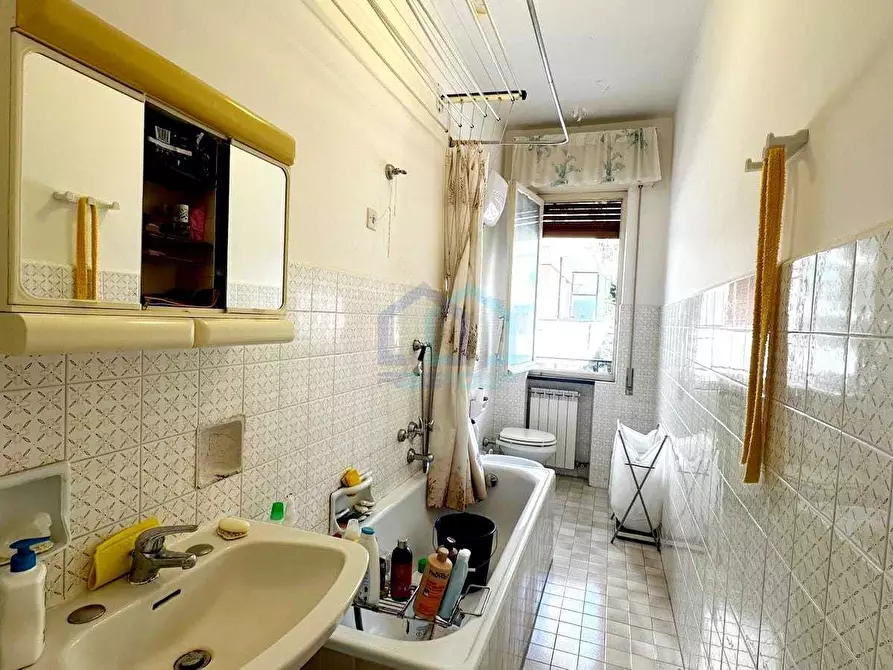 Immagine 17 di Trilocale in vendita  in Piazzale Piemonte 9 a Albissola Marina