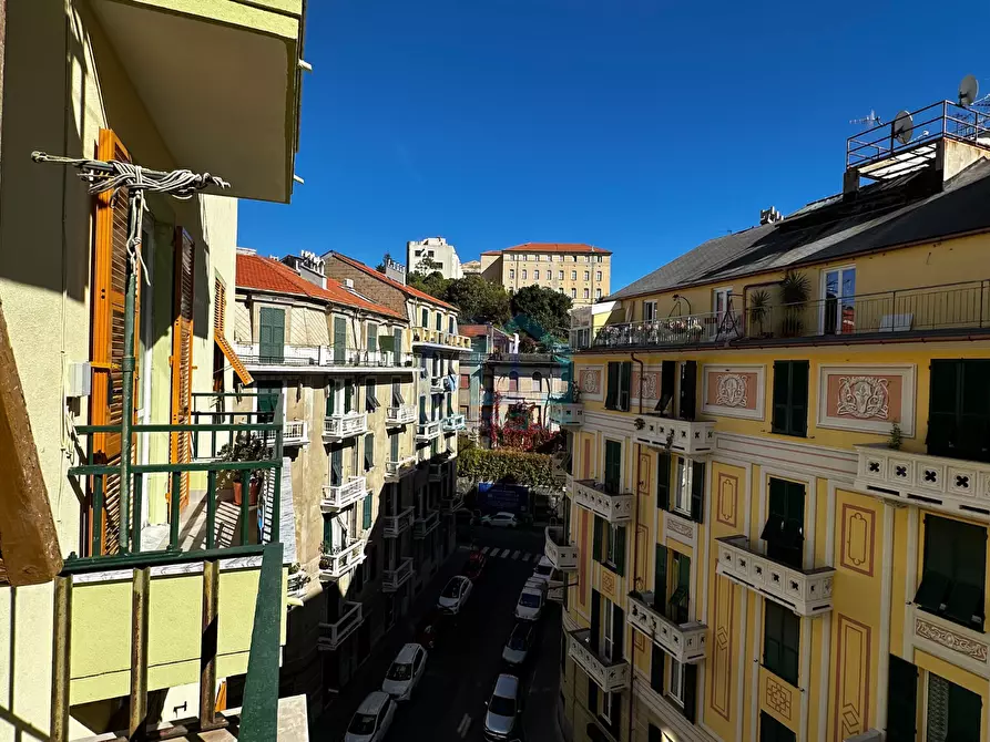 Immagine 15 di Trilocale in vendita  in Via Giuseppe Cesare Abba 2 a Savona