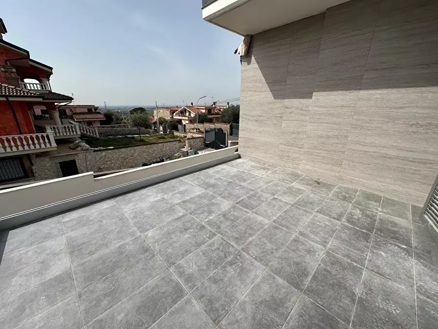 Immagine 20 di Villa in vendita  in Viale Valle dell'Aniene 22 a Guidonia Montecelio
