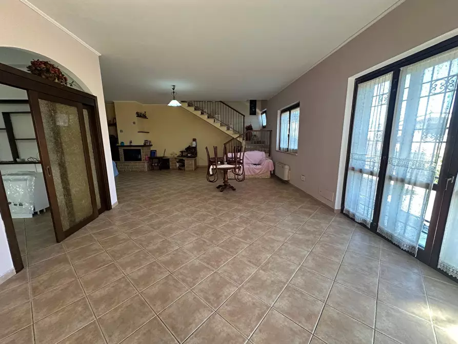 Immagine 17 di Villa in vendita  in Via GuidoReni a Guidonia Montecelio