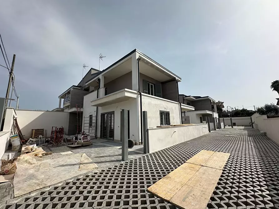 Immagine 9 di Villa in vendita  in Viale Valle dell'Aniene 22 a Guidonia Montecelio