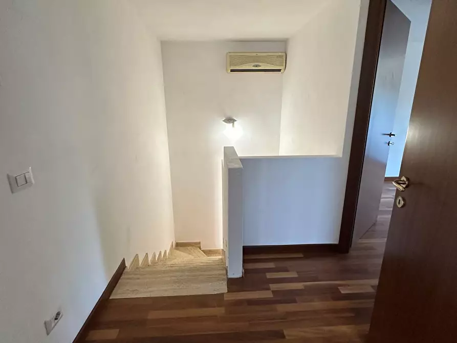 Immagine 29 di Villetta a schiera in vendita  in via tacito 88 a Guidonia Montecelio