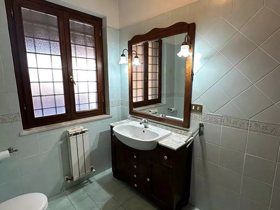 Immagine 16 di Casa trifamiliare in vendita  in Via Svetonio 73 a Guidonia Montecelio