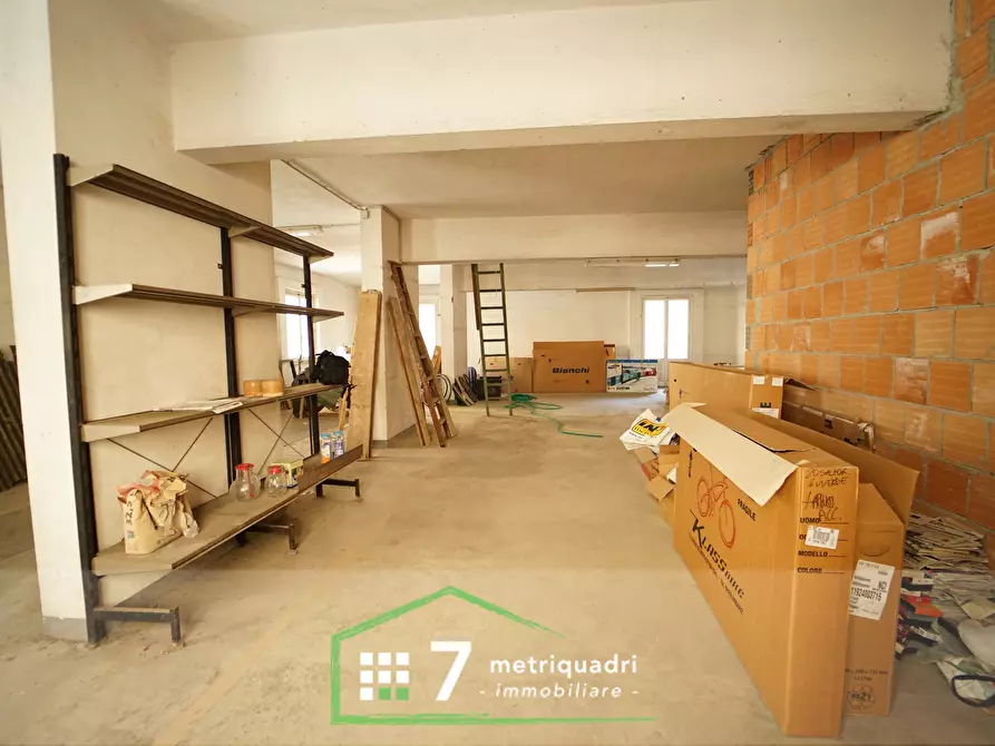 Immagine 2 di Magazzino in affitto  a Chiavari