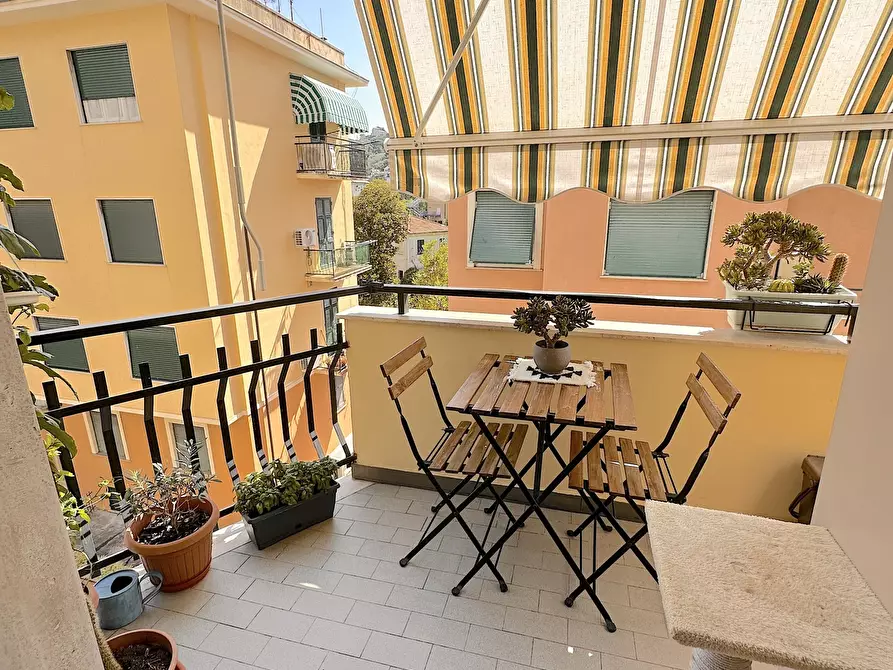 Immagine 20 di Bilocale in vendita  in Via G. Descalzi 7 a Chiavari