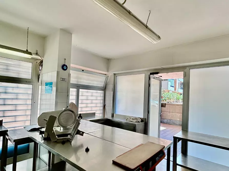 Immagine 9 di Locale commerciale in vendita  in Via Odoardo Borrani a Firenze