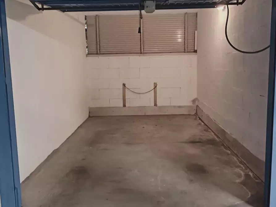 Immagine 1 di Garage in vendita  in Via Lippi e Macia a Firenze